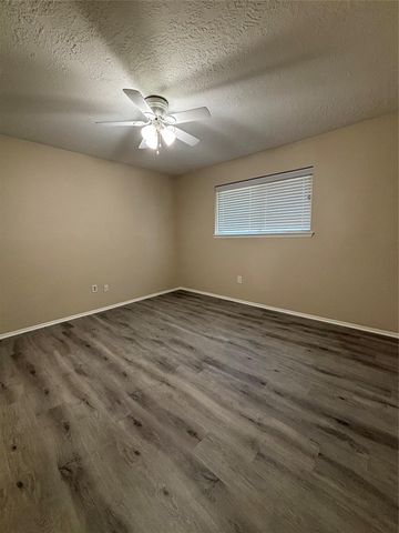 409 Bellmar Lane, Friendswood, TX 77546