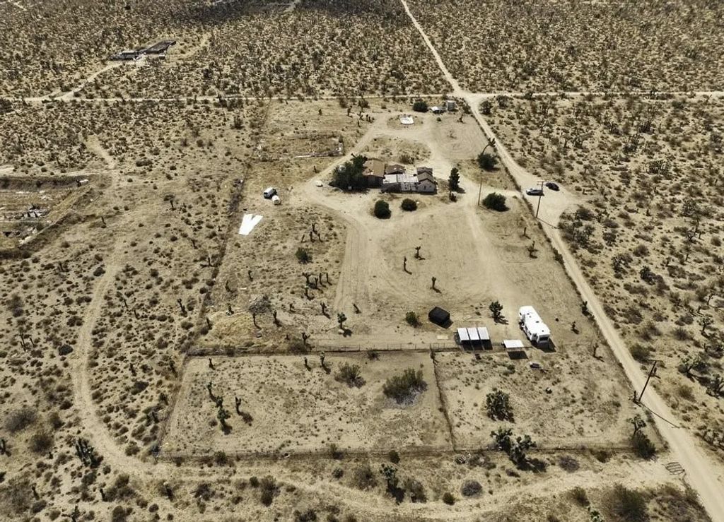 32800 224th Street East, Llano, CA 93544