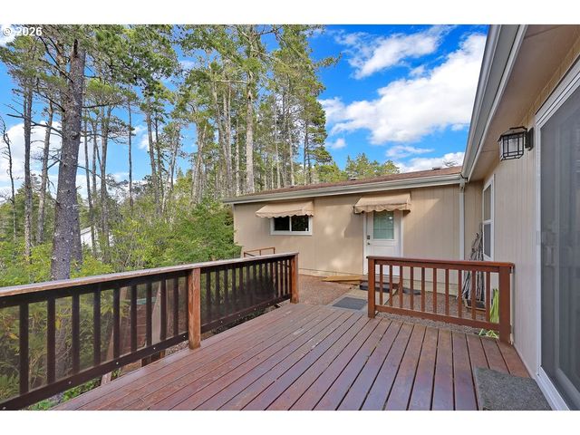 301 MANZANITA Dr, Florence, OR 97439