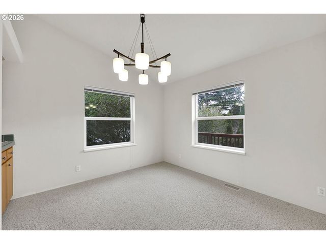 301 MANZANITA Dr, Florence, OR 97439