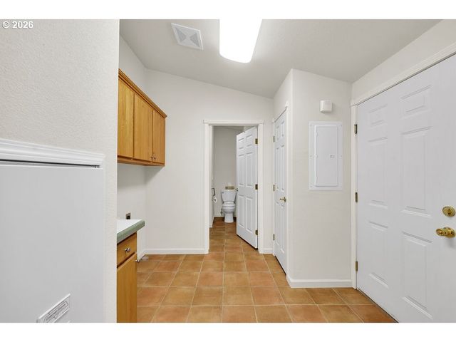 301 MANZANITA Dr, Florence, OR 97439