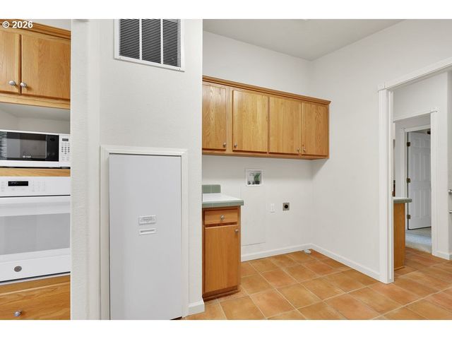 301 MANZANITA Dr, Florence, OR 97439