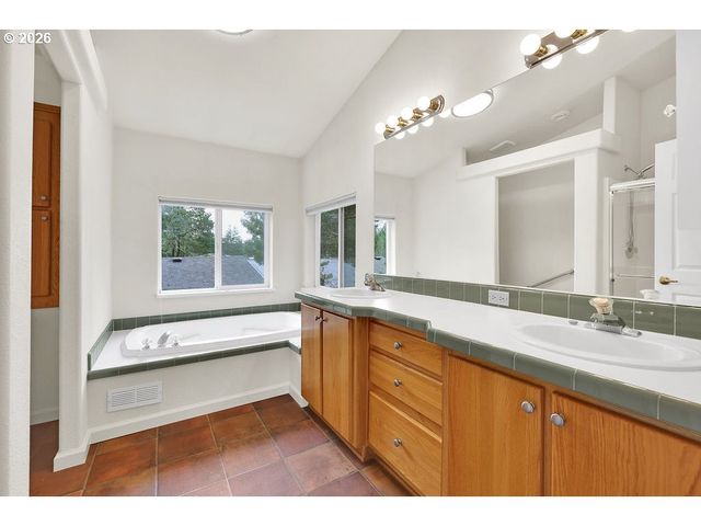 301 MANZANITA Dr, Florence, OR 97439