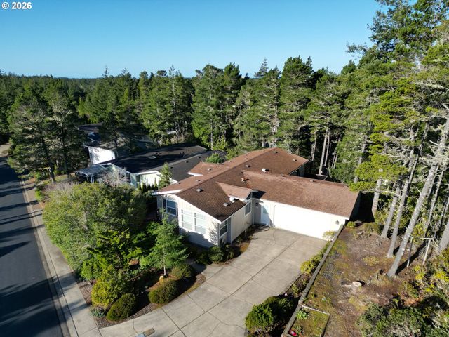 301 MANZANITA Dr, Florence, OR 97439