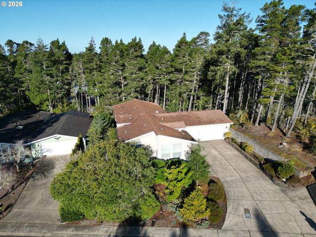 301 MANZANITA Dr, Florence, OR 97439