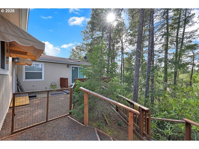 301 MANZANITA Dr, Florence, OR 97439