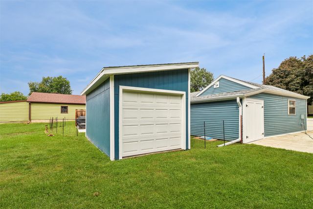 6455 NE 5th Avenue, Pleasant Hill, IA 50327