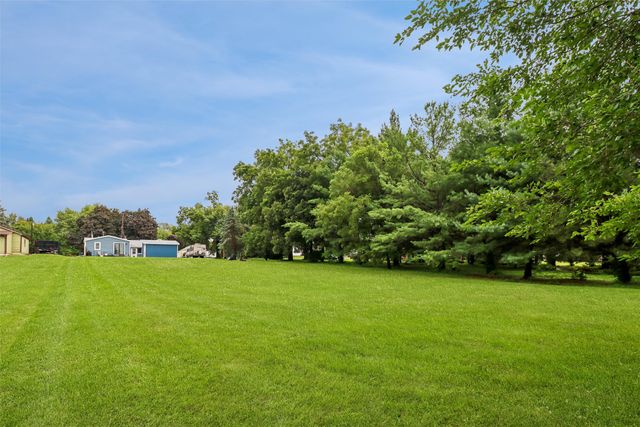 6455 NE 5th Avenue, Pleasant Hill, IA 50327