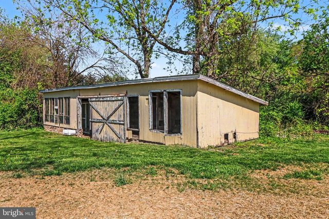 233 LANDENBERG RD, Landenberg, PA 19350