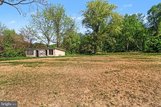 233 LANDENBERG RD, Landenberg, PA 19350