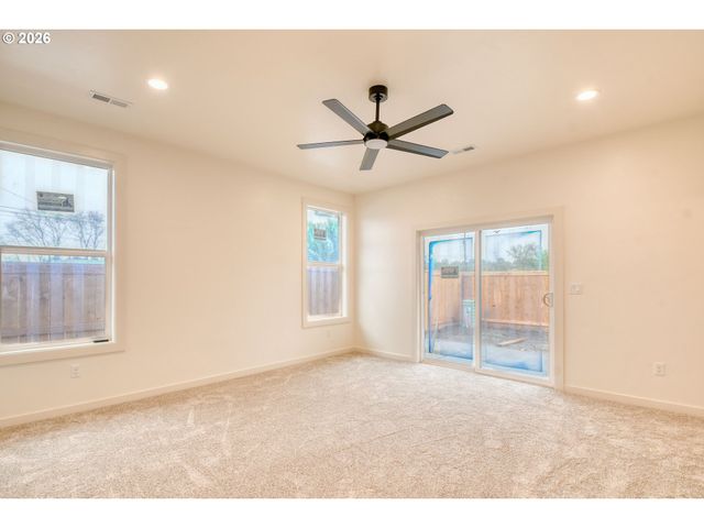 904 Sw 43rd St, Pendleton, OR 97801