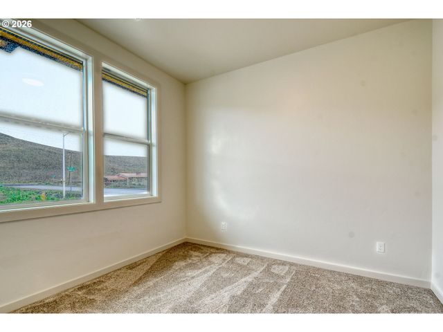 904 Sw 43rd St, Pendleton, OR 97801