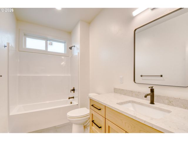 904 Sw 43rd St, Pendleton, OR 97801