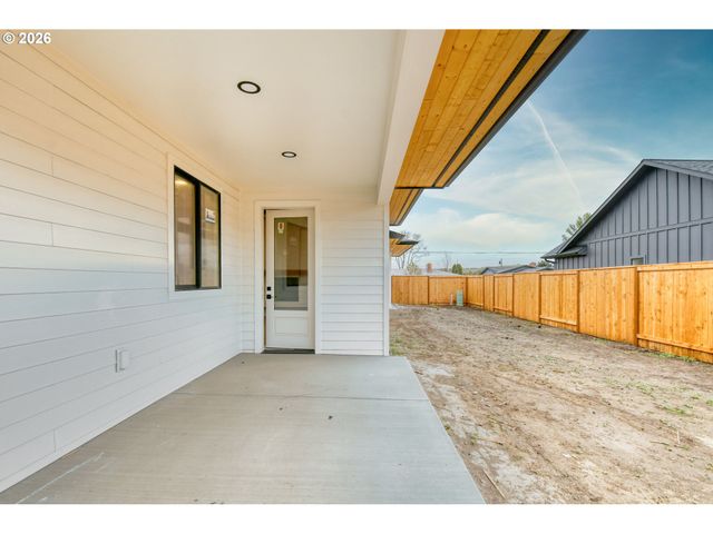 904 Sw 43rd St, Pendleton, OR 97801