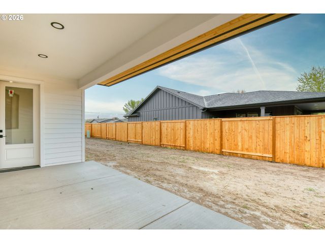 904 Sw 43rd St, Pendleton, OR 97801