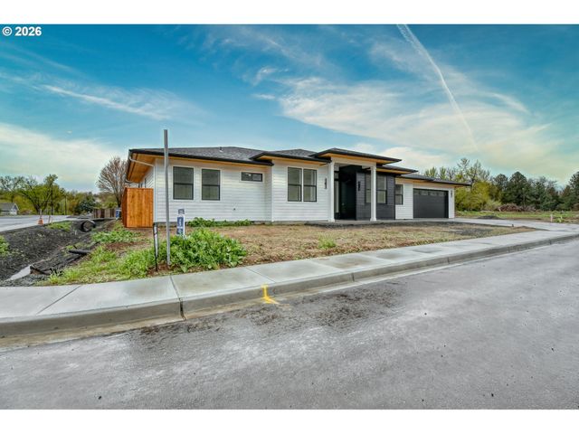 904 Sw 43rd St, Pendleton, OR 97801