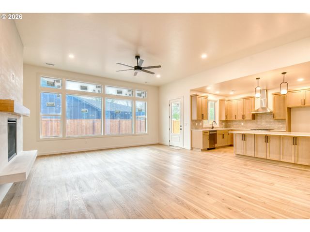 904 Sw 43rd St, Pendleton, OR 97801