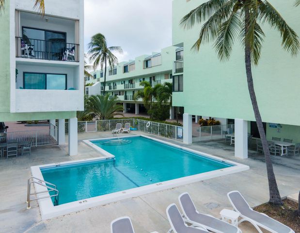 87455 Old Hwy Apt 240, Plantation Key, FL 33036