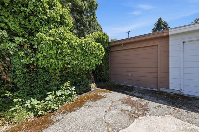 5603 SW Lander Street, Seattle, WA 98116