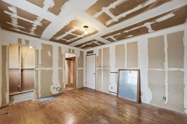 2807 Andrea Lane, Dallas, TX 75228