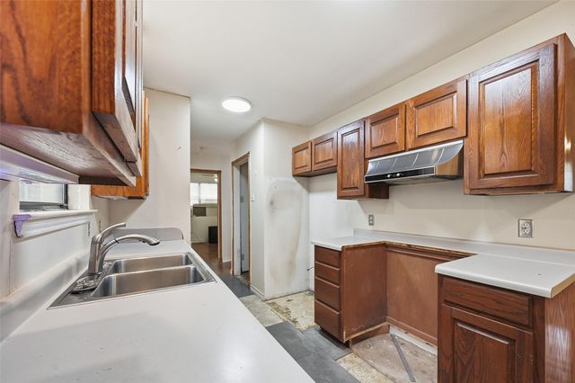 2807 Andrea Lane, Dallas, TX 75228