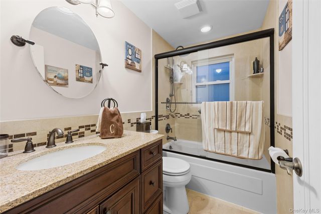 38 Hawthorne Avenue, Floral Park, NY 11001