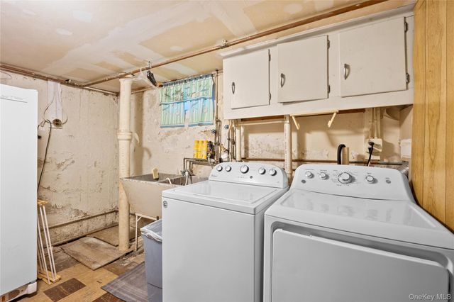 38 Hawthorne Avenue, Floral Park, NY 11001