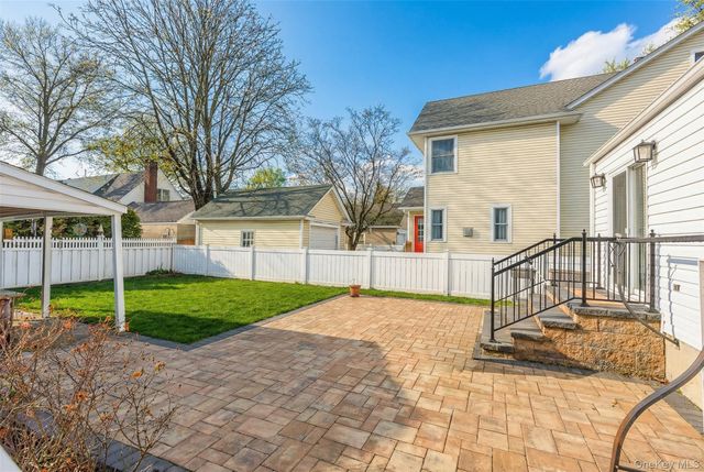 38 Hawthorne Avenue, Floral Park, NY 11001