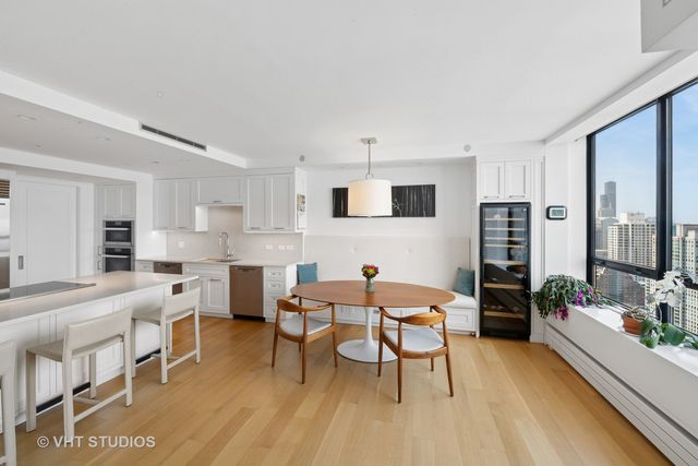 180 E Pearson Street 5201, Chicago, IL 60611