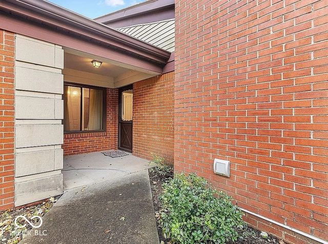 9222 Golden Oaks W, Indianapolis, IN 46260