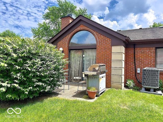 9222 Golden Oaks W, Indianapolis, IN 46260