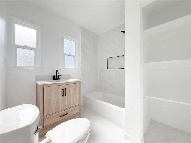 345 E Colden Street, Los Angeles, CA 90003