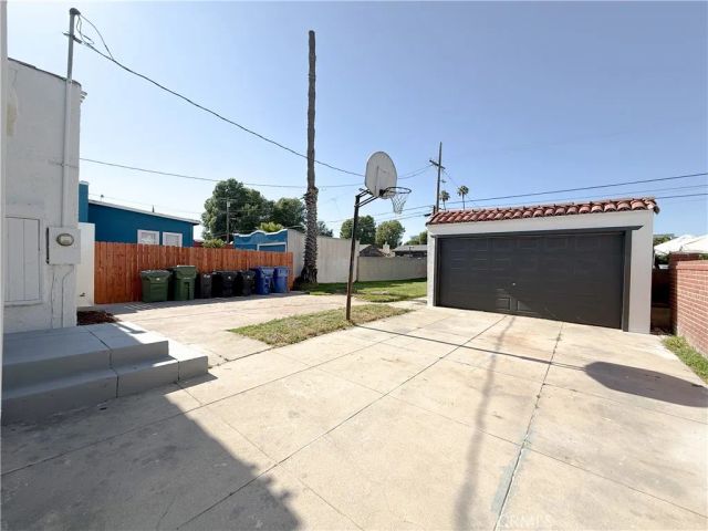 345 E Colden Street, Los Angeles, CA 90003