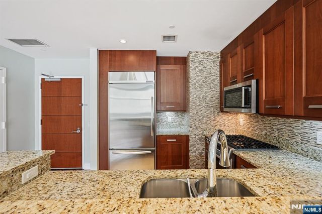 8100 River Road 210, North Bergen, NJ 07047