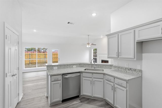 1050 Kim Lane, Mesquite, TX 75149