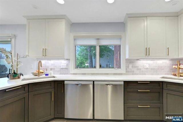 514 Rutland Avenue, Teaneck, NJ 07666