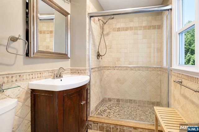 514 Rutland Avenue, Teaneck, NJ 07666