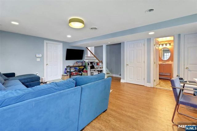 514 Rutland Avenue, Teaneck, NJ 07666