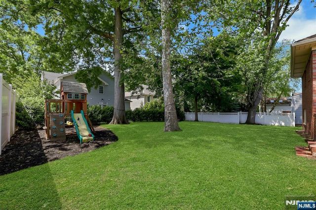 514 Rutland Avenue, Teaneck, NJ 07666