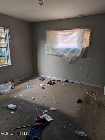 3654 Main Street, Jackson, MS 39213