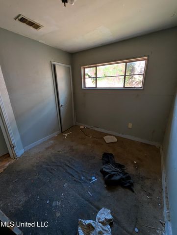 3654 Main Street, Jackson, MS 39213