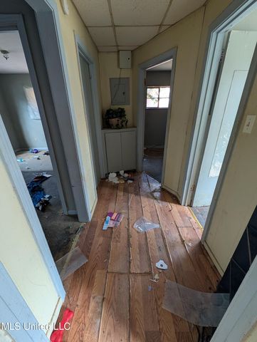 3654 Main Street, Jackson, MS 39213