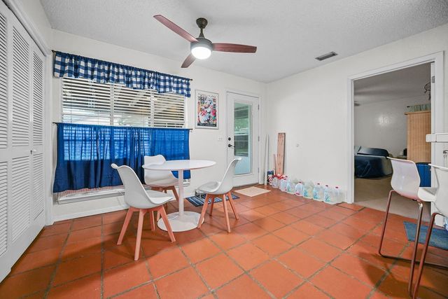 1504 Skyline Dr, Portland, TX 78374