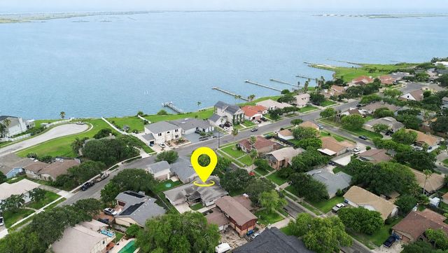 1504 Skyline Dr, Portland, TX 78374