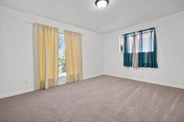 1504 Skyline Dr, Portland, TX 78374