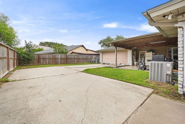 1504 Skyline Dr, Portland, TX 78374