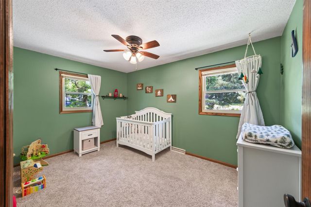 6911 Ticonderoga Trail, Eden Prairie, MN 55346