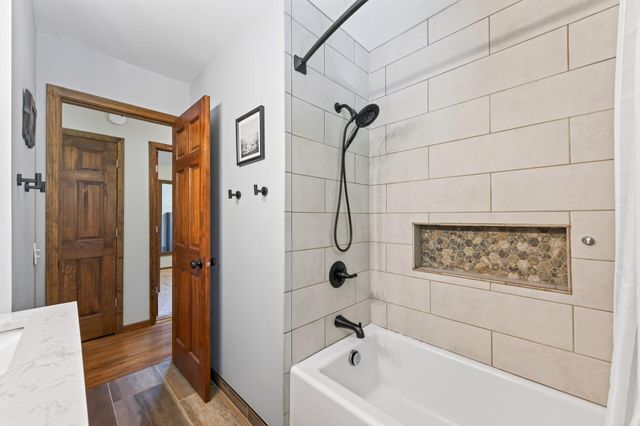 6911 Ticonderoga Trail, Eden Prairie, MN 55346