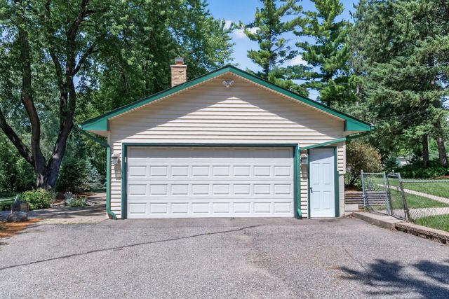 6911 Ticonderoga Trail, Eden Prairie, MN 55346
