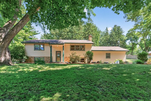 6911 Ticonderoga Trail, Eden Prairie, MN 55346